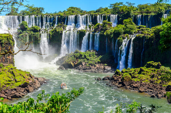 Iguassu (Iguazu) Iguassu (Iguazu)